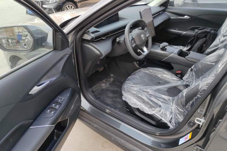 Used CHANGAN Eado 2025 Blue Whale 1.5T 500Bar Prestige Model
