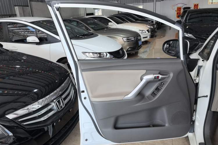 Used Toyota Verso 2014 Starlight 180E CVT Elite Edition
