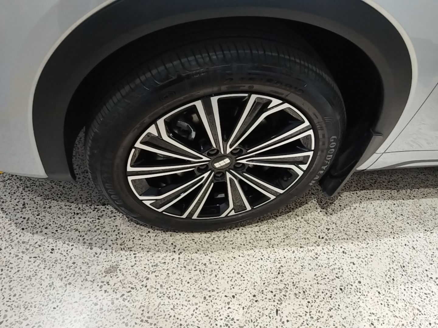 Geely Galaxy Xingjian 7 EM-i 2025 120km Navigator Edition — снимка 10
