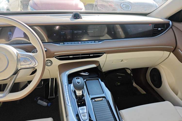 Used VOYAH FREE 2021 Four-Wheel Drive Standard Range-Extended Exclusive Luxury Package