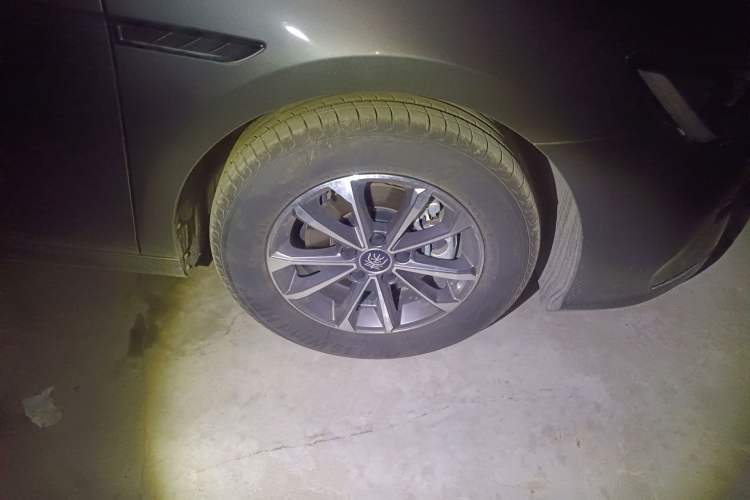 Used BYD Qin PLUS 2024 HONOR Edition DM-i 55KM Leading Model Right Front Wheel Hub