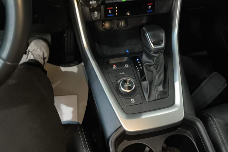 Used Toyota Wildlander 2023 Dual-Motor 2.5L E-CVT Four-Wheel Drive Prestige Edition