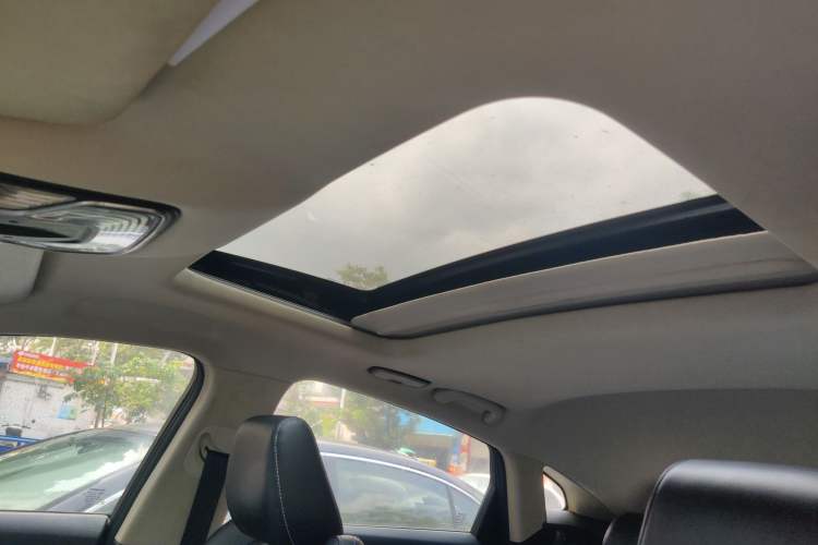 Used CHANGAN CS85 COUPE 2019 1.5T DCT Dynamic Version China VI Standard Headliner