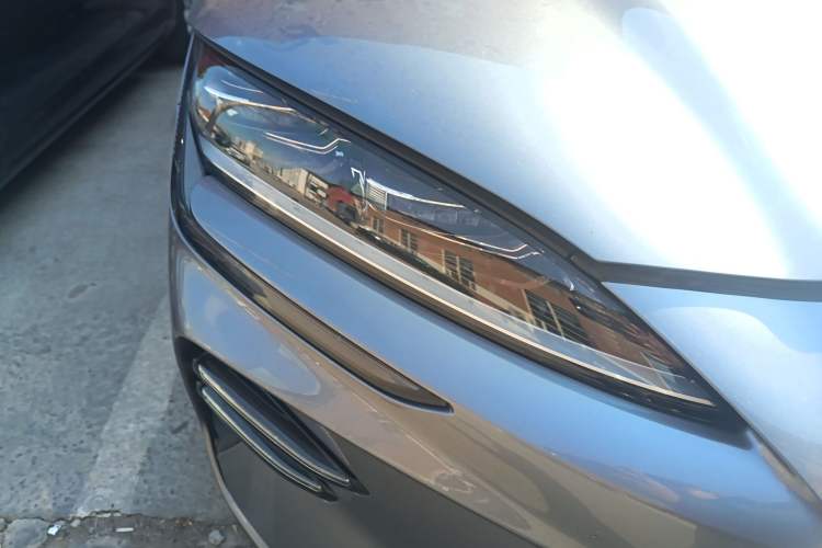 Used BYD Song PLUS New Energy 2023 Champion Edition DM-i 110KM Flagship PLUS Right Front Headlight