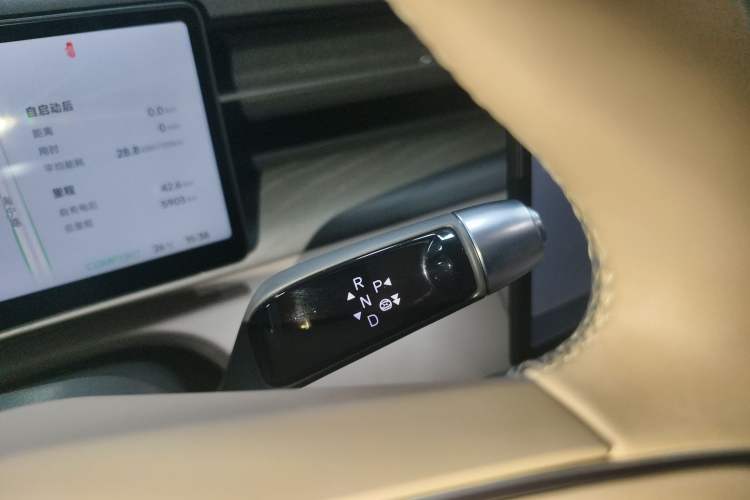 Used XPeng X9 2025 740 Ultra-Long Range Max Gear Lever