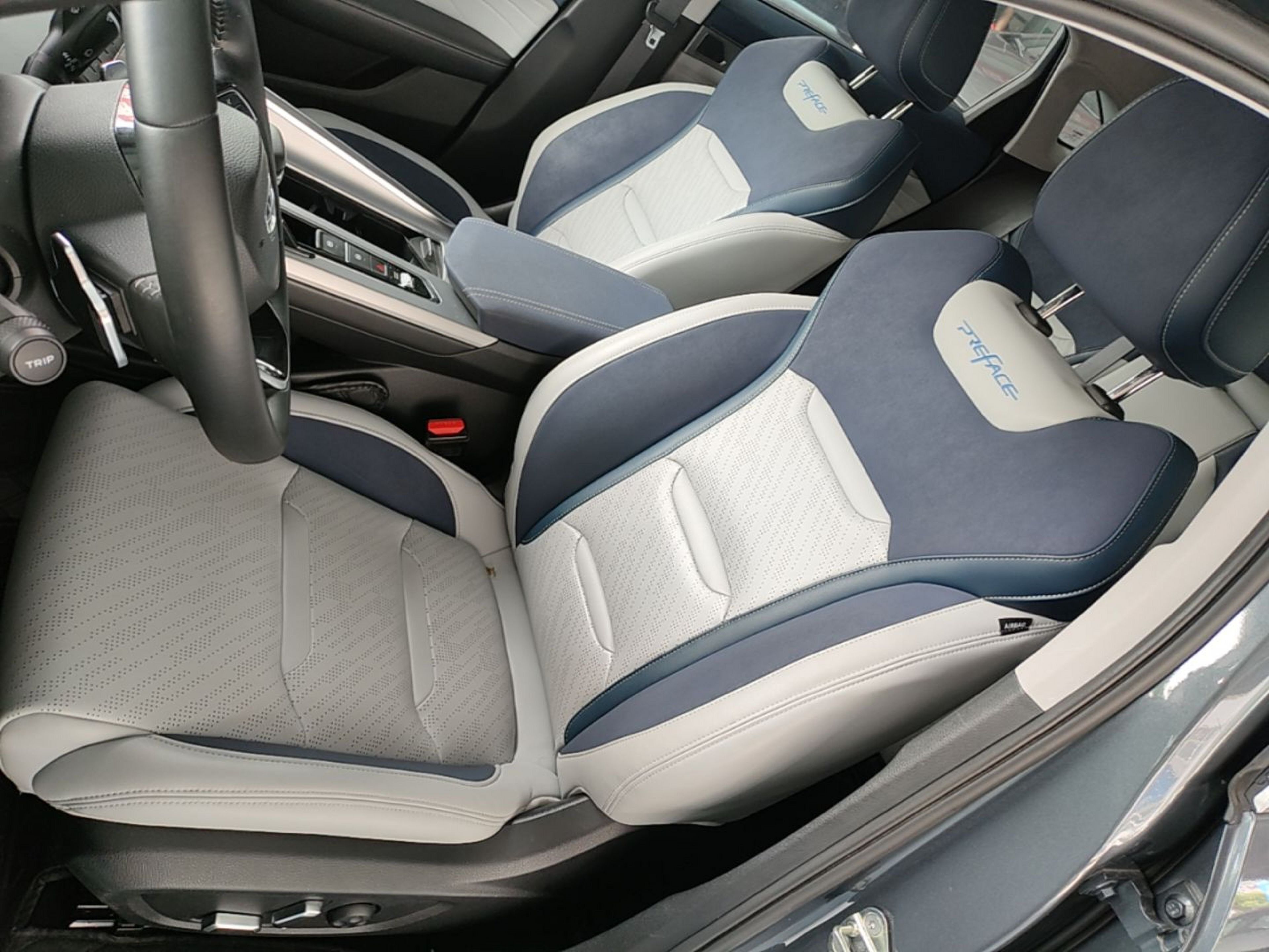 Interior delantero