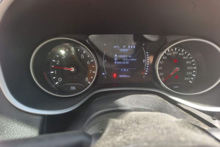 Used Jeep Compass 2019 220T Automatic Enjoyment Version Odometer Close Up