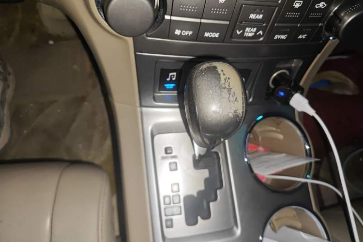 Used Toyota Highlander 2011 2.7L Two-Wheel Drive 7-Seater Luxury Edition
