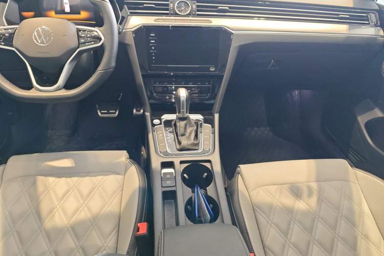 Used Volkswagen Magotan 2025 Revised Version Zhongxiang Edition 280TSI DSG Luxury Trim