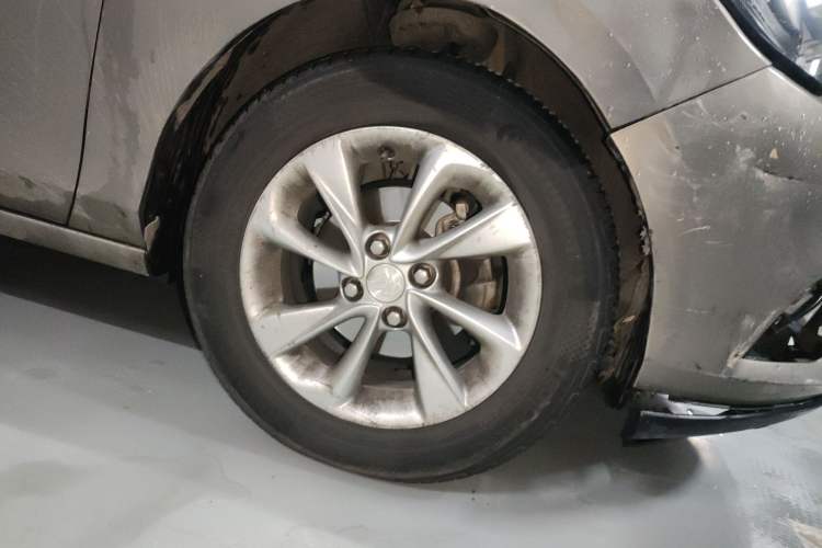 Used Buick Excelle 2018 15N CVT Luxury Version Right Front Wheel Hub