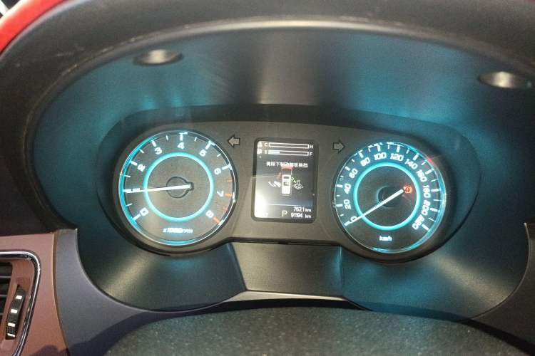 Used JAC Refine M5 2017 2.0T Gasoline Dual-Clutch Business Edition