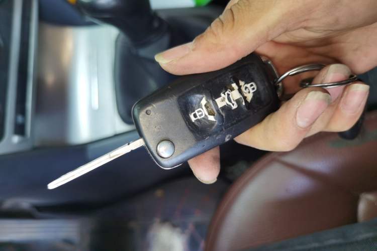 Used Skoda Octavia 2015 Classic Model 1.6L Manual Eado Version Vehicle Key