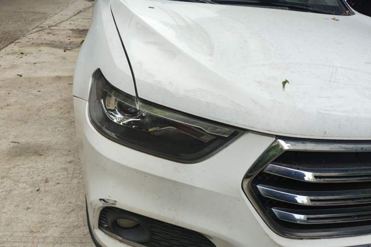 Used Haval H6 2017 Blue Label Sport Edition 1.5T Automatic Two-Wheel Drive Luxury Model Right Front Headlight