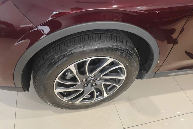 Used Lincoln Corsair 2022 2.0T Two-Wheel Drive Deluxe Edition Left Front Wheel Hub