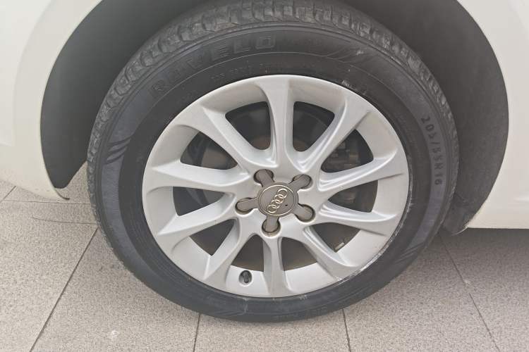 Used Audi A3 2014 Sportback 35 TFSI Automatic Style Edition Right Rear Wheel Hub