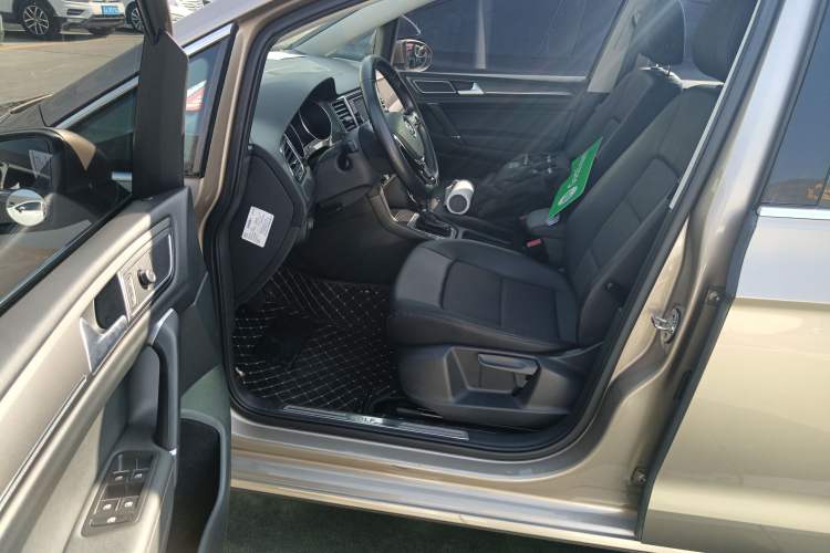 Used Volkswagen Golf Sportsvan 2018 230TSI Automatic Trend Edition