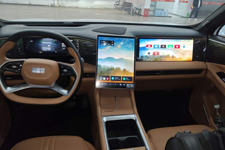 Used Geely Galaxy L7 2025 EM-i 115km Exploration+ Edition Audio And AC Panel