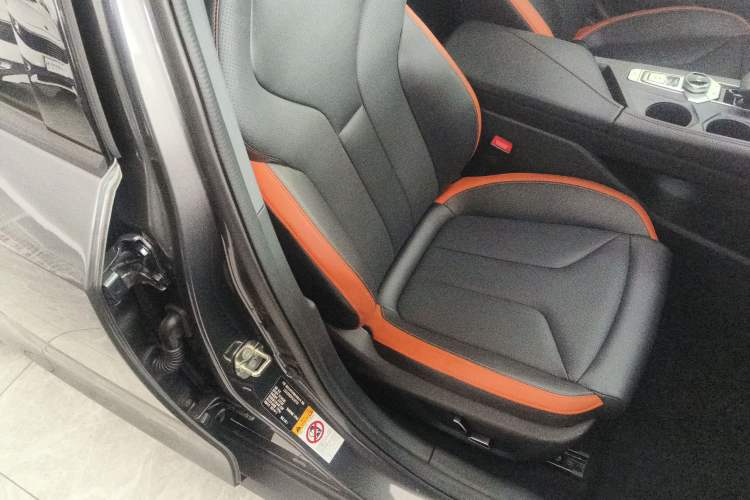 Used CHANGAN UNI-V 2023 1.5T Smart Navigation Version