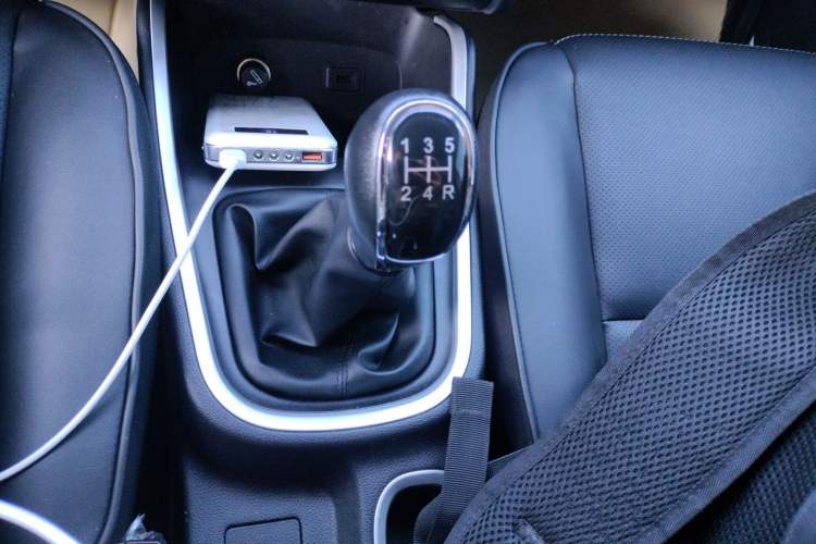 Used Jinbei Gold Hiace 2024 2.0L Travel Lion 9-Seater Central Air Conditioning