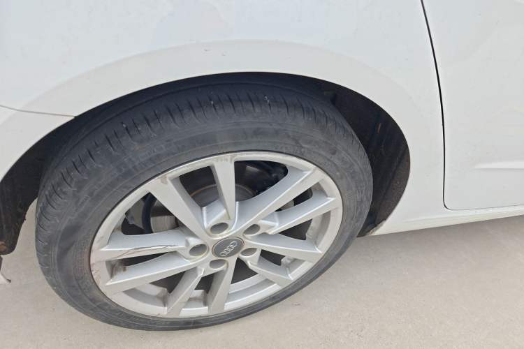 Used Audi A3 2020 Restyled Sportback 35 TFSI Entry-Level China VI Emission Standard Right Rear Wheel Hub