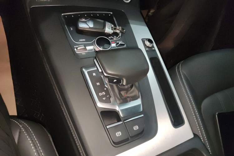 Used Audi Q5L 2020 Updated 40 TFSI Prestige Fashion Edition Gear Lever