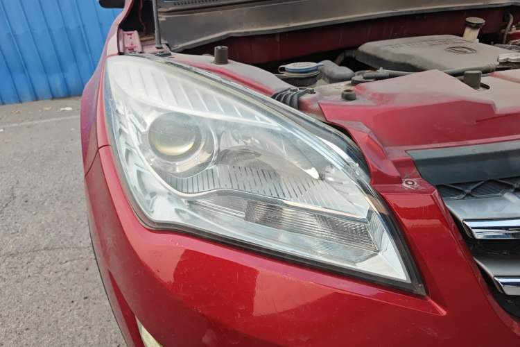 Used CHANGAN CS35 2012 1.6L Automatic Luxury Version China IV Standard Right Front Headlight