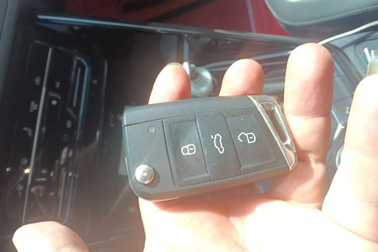 Used Volkswagen Tayron 2021 380TSI All-Wheel Drive R-Line Connected Version Vehicle Key