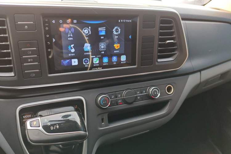 Used SAIC MAXUS Xintu V80 2025 PRO Aoyuntong 2.0T Automatic Long-Wheelbase Mid-Roof Model with 6/7/8/9 Seats
