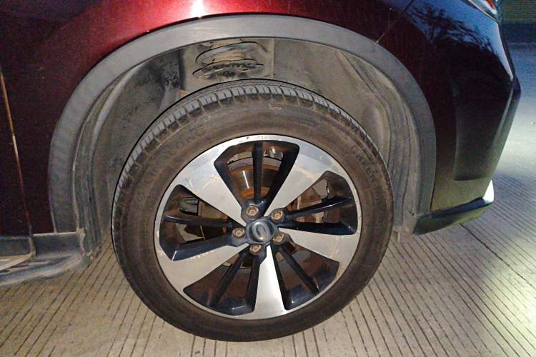 Used GAC Trumpchi GS4 2018 235T Automatic Two-Wheel Drive Luxury Smart Connectivity Version Right Front Wheel Hub