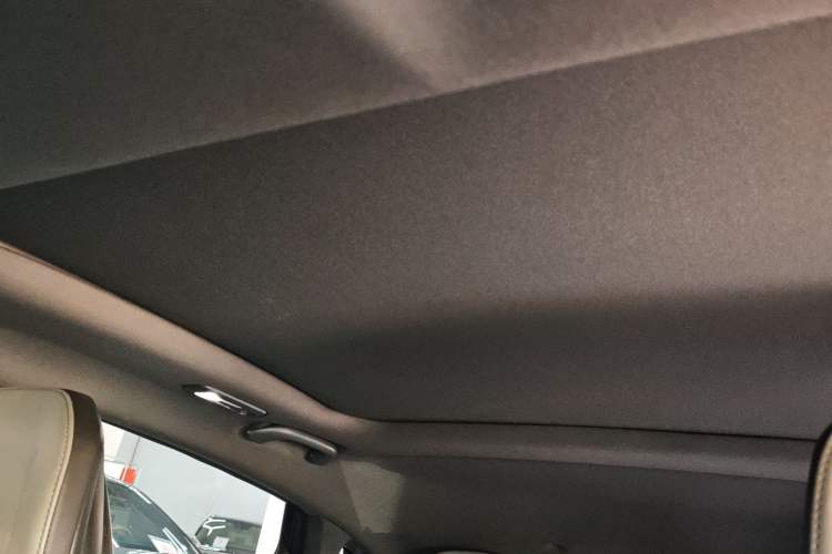 Used Changan UNI-V 2023 1.5T Prestige Model
