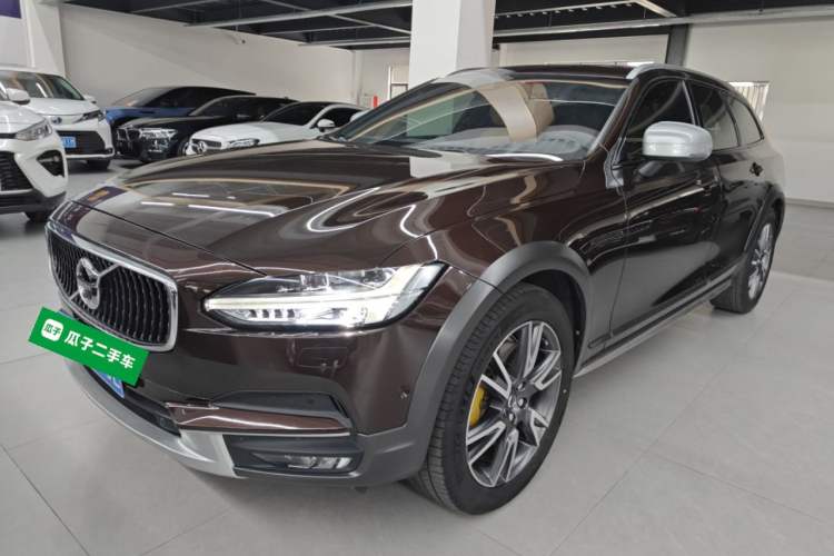 Used Volvo V90 2017 Cross Country T5 AWD Smart Range Edition