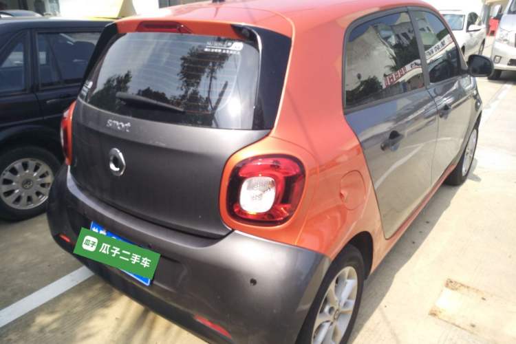 Used smart forfour 2018 1.0L 52 kW Dynamic Edition
