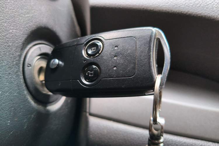 Used Honda CR-V 2012 2.0L two-wheel drive urban version
