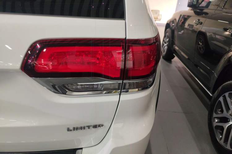 Used Jeep Grand Cherokee 2020 3.0L Elite Navigation Edition
