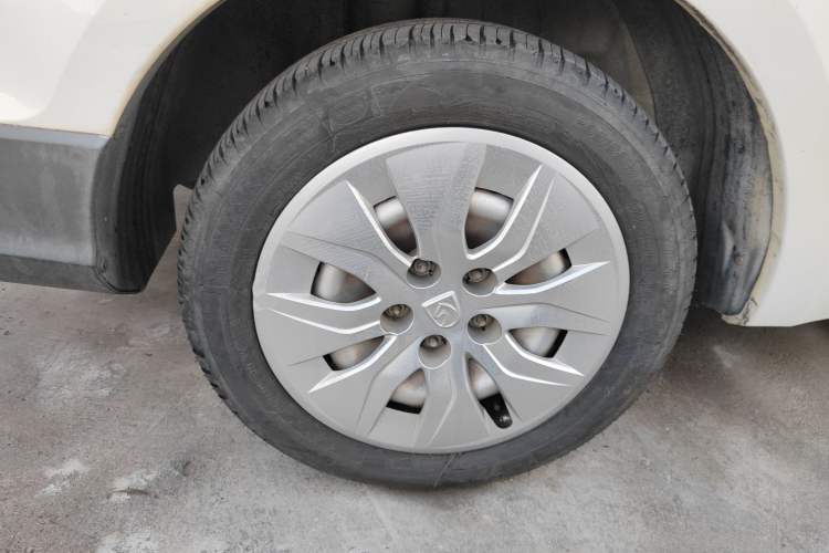 Used Baojun 730 2016 Revised 1.5L Manual Standard Version 7 Seats China V Emission Standard Exterior 8