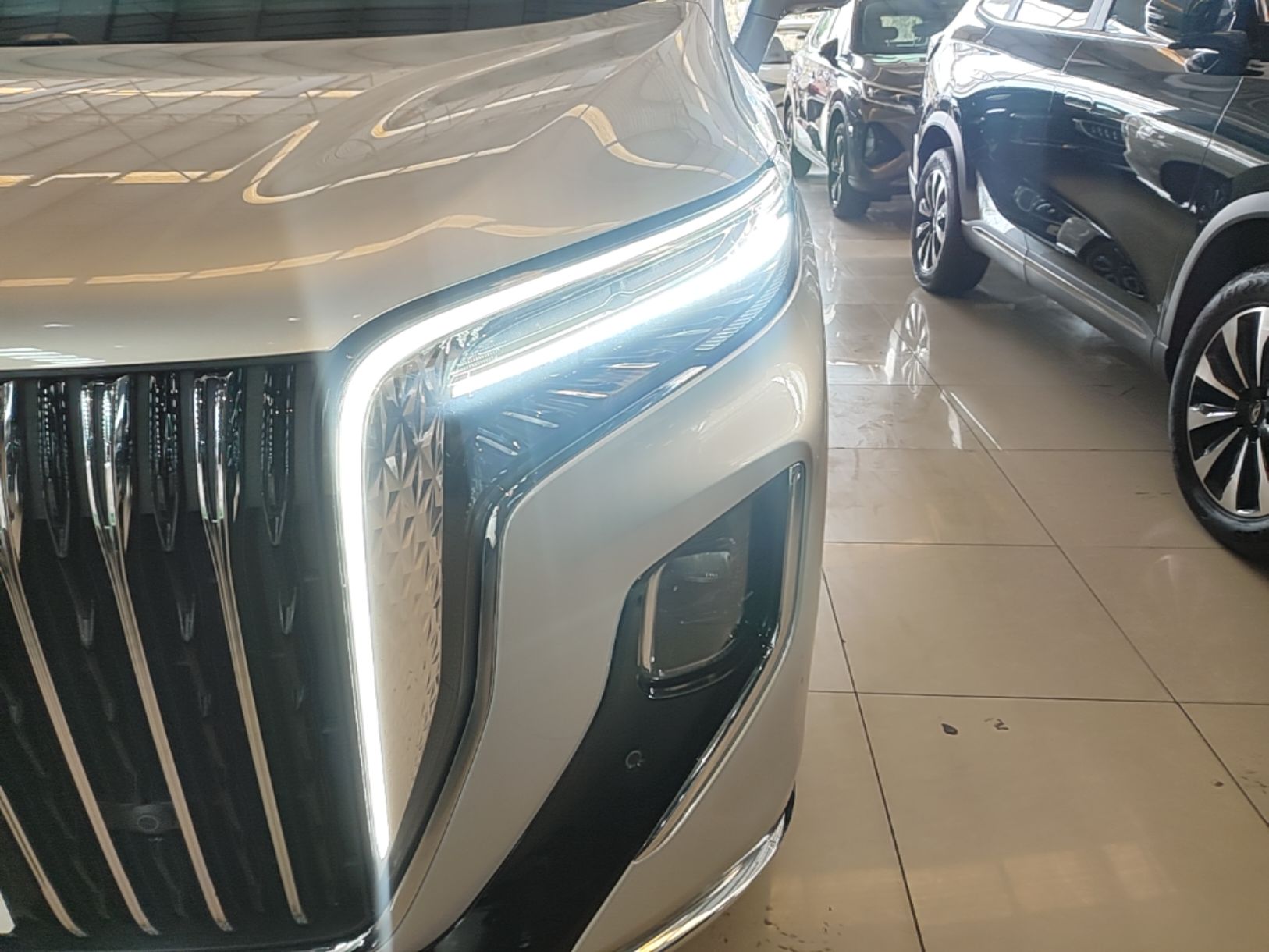 Hongqi HQ9 2023 2.0T Smart Connect Flagship Edition - Chinese Trim Xiang — снимка 8