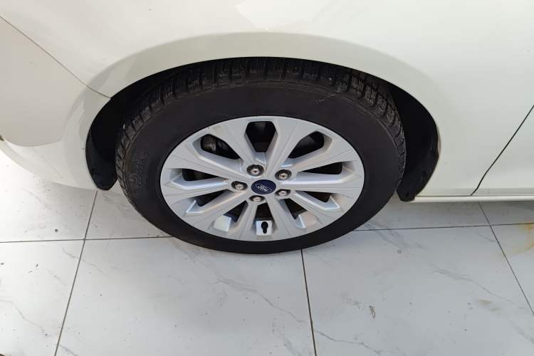 Used Ford Escort 2015 1.5L Automatic Fashion Model