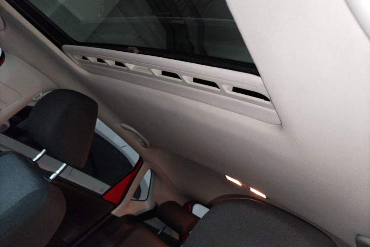 Used Volkswagen Polo 2016 1.6L Automatic Comfort Model Headliner