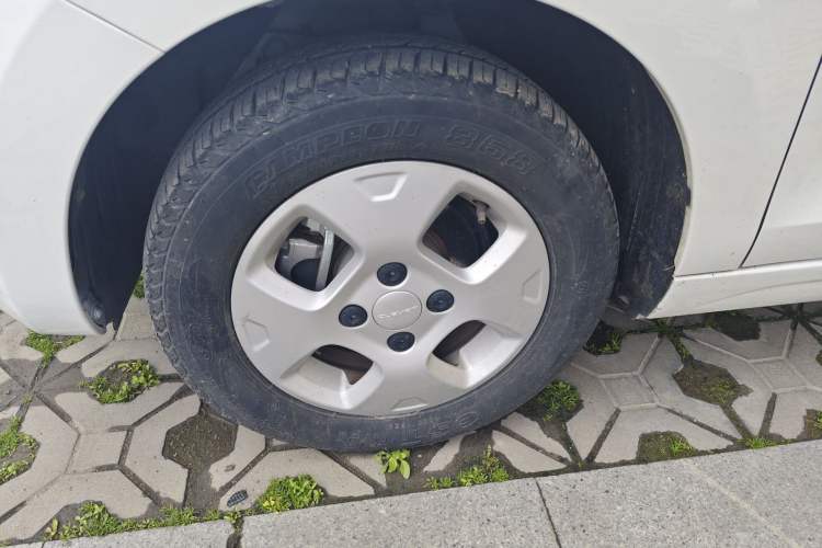 Used Roewe Clever 2021 302 km New Four-Seater Super-Efficient Version