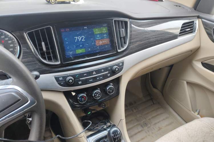 Used Baojun 730 2016 1.5L Manual Comfort Version 7 Seats China V Emission Standard
