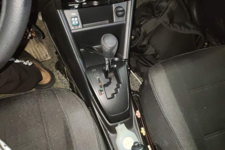 Used Toyota YARiS L Zhi Xiang 2019 1.5E CVT Dynamic Edition China VI compliant Gear Lever