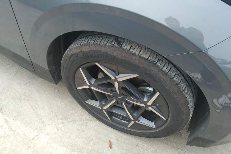 Used Lynk & Co Z20 2025 530 km Range Rear-Wheel Drive Max Right Front Wheel Hub