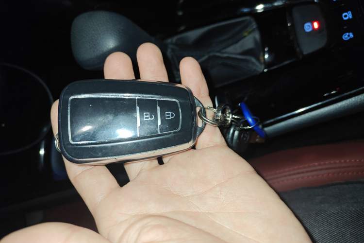 Used Toyota IZOA 2020 2.0L Enjoy Edition
