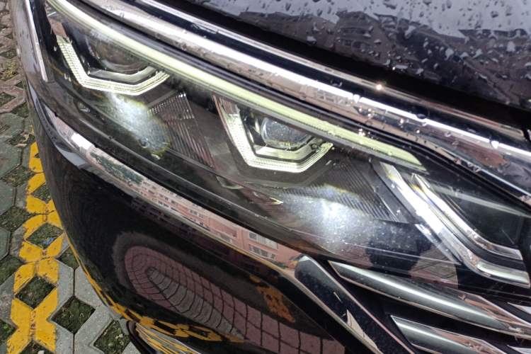 Used Volkswagen Viloran 2024 380TSI Premium Edition
