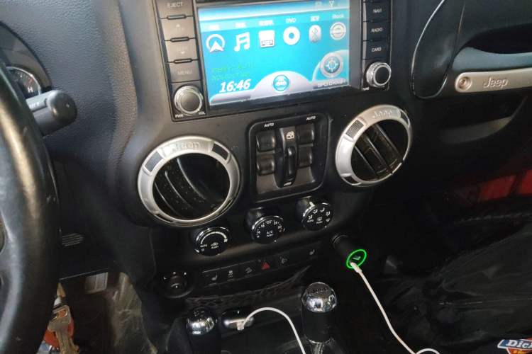 Used Jeep Wrangler 2012 3.6L Sahara Four-Door Edition
