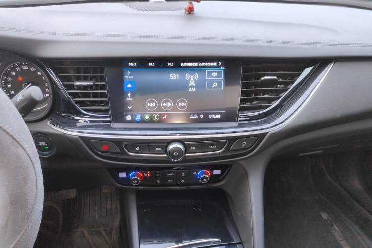 Used Buick Regal 2024 Revised 25T Ultra-Comfort Edition Audio And AC Panel