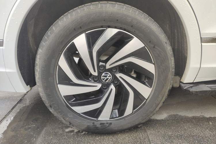 Used Volkswagen Tiguan L 2023 300TSI Automatic Two-Wheel Drive Smart Edition Exterior 5