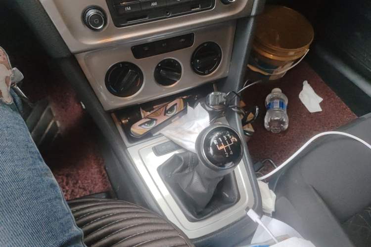 Used Volkswagen Lavida 2013 Revised Classic 1.6L Manual Fashion Edition Gear Lever