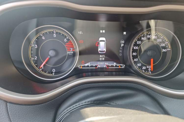 Used Jeep Cherokee 2017 2.0L Superior Edition Odometer Close Up