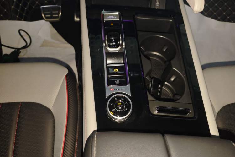 Used Volkswagen Teramont X 2024 380TSI All-Wheel Drive Longyao Edition Gear Lever